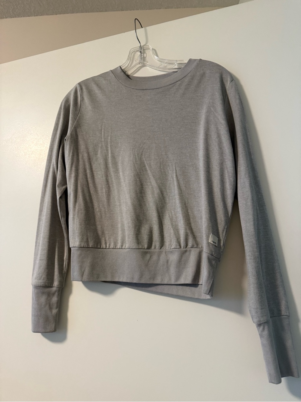 Vuori Long Sleeve Halo Crewneck in Pale Gray